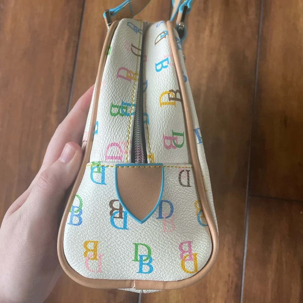 SOLD❤️ EUC Y2k Dooney and Bourke rainbow monagram purse - Picture 4 of 8